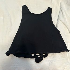 Lulu criss cross tank
